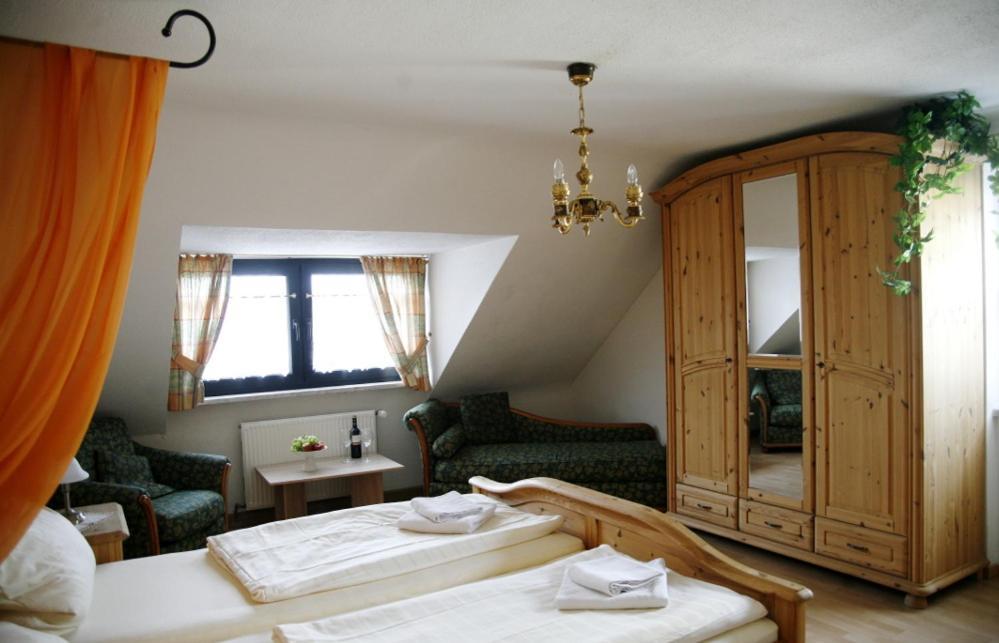 Hotel Am Markt Kleinblittersdorf Esterno foto
